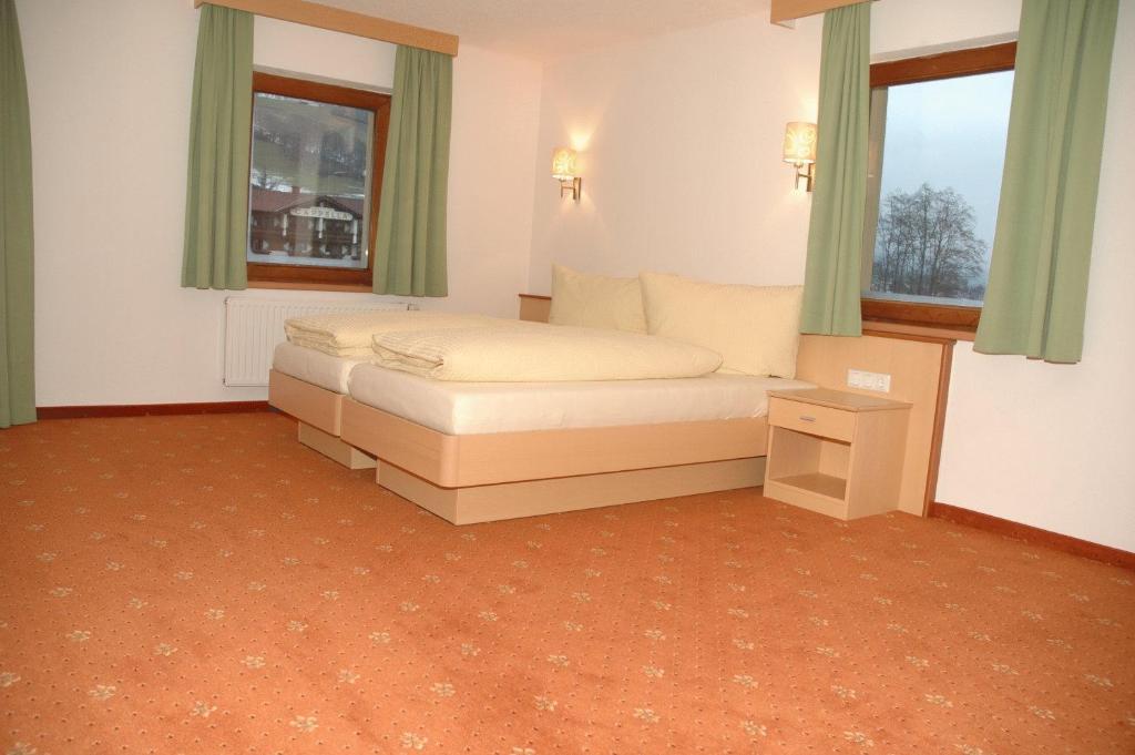 Appartementhaus Zum Zegger Neustift im Stubaital Room photo